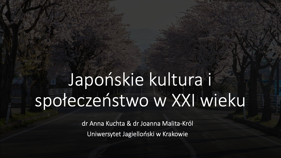 [Grafika: slajd tytułowy prezentacji 'Japońskie kultura i społeczeństwo w XXI wieku', tytuł na tle fotografii]